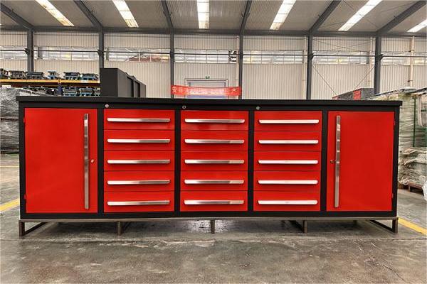 Cómo organizar sus herramientas con un gabinete de garaje extraíble de 40 cajones