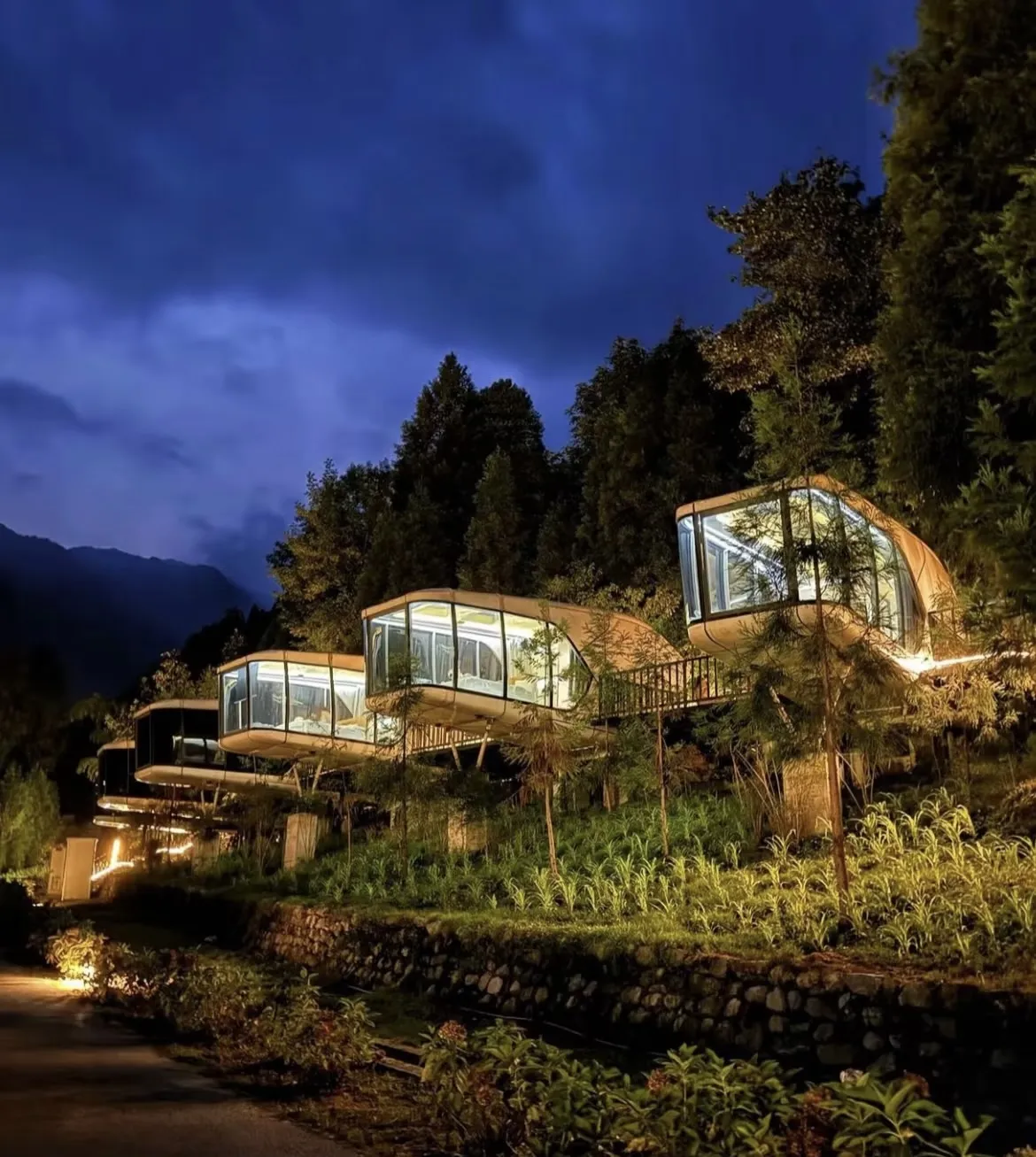 ¿Cuáles son las características de la casa de la cápsula viva modular?
